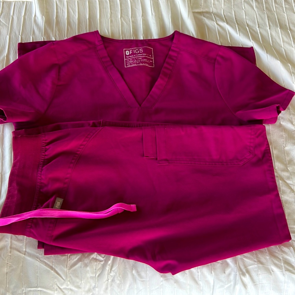 Figs scrub set. Magenta